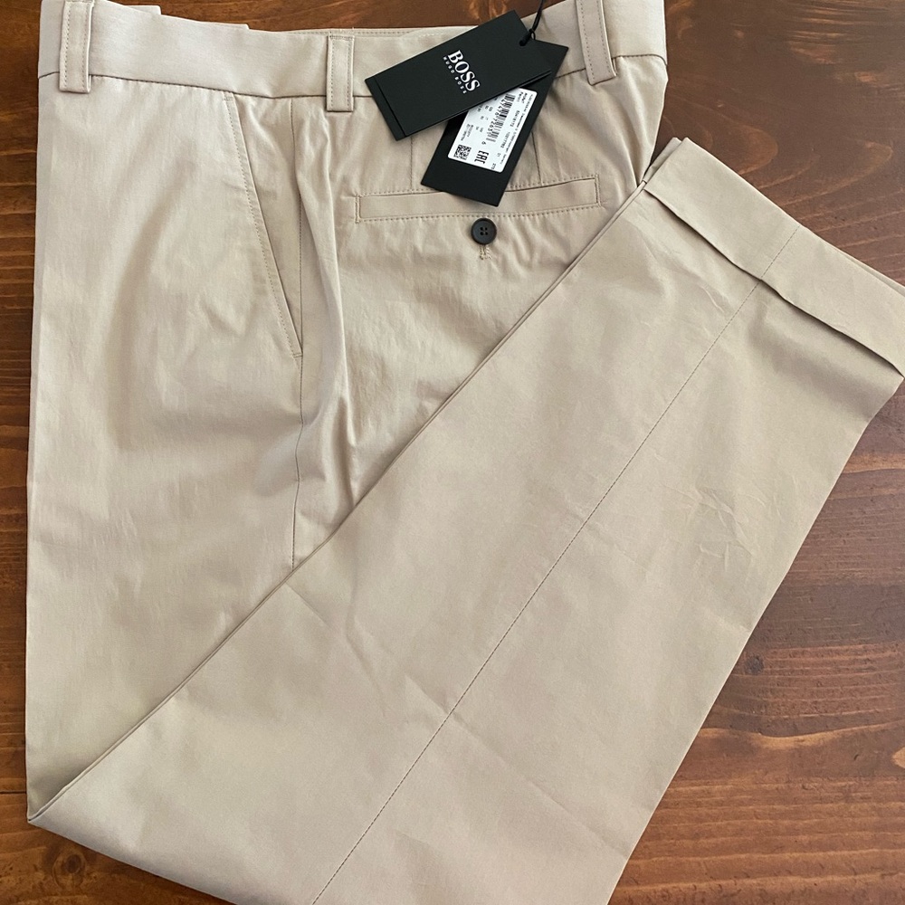 Boss pants. NWT. Size 34R. Excellent for summer.